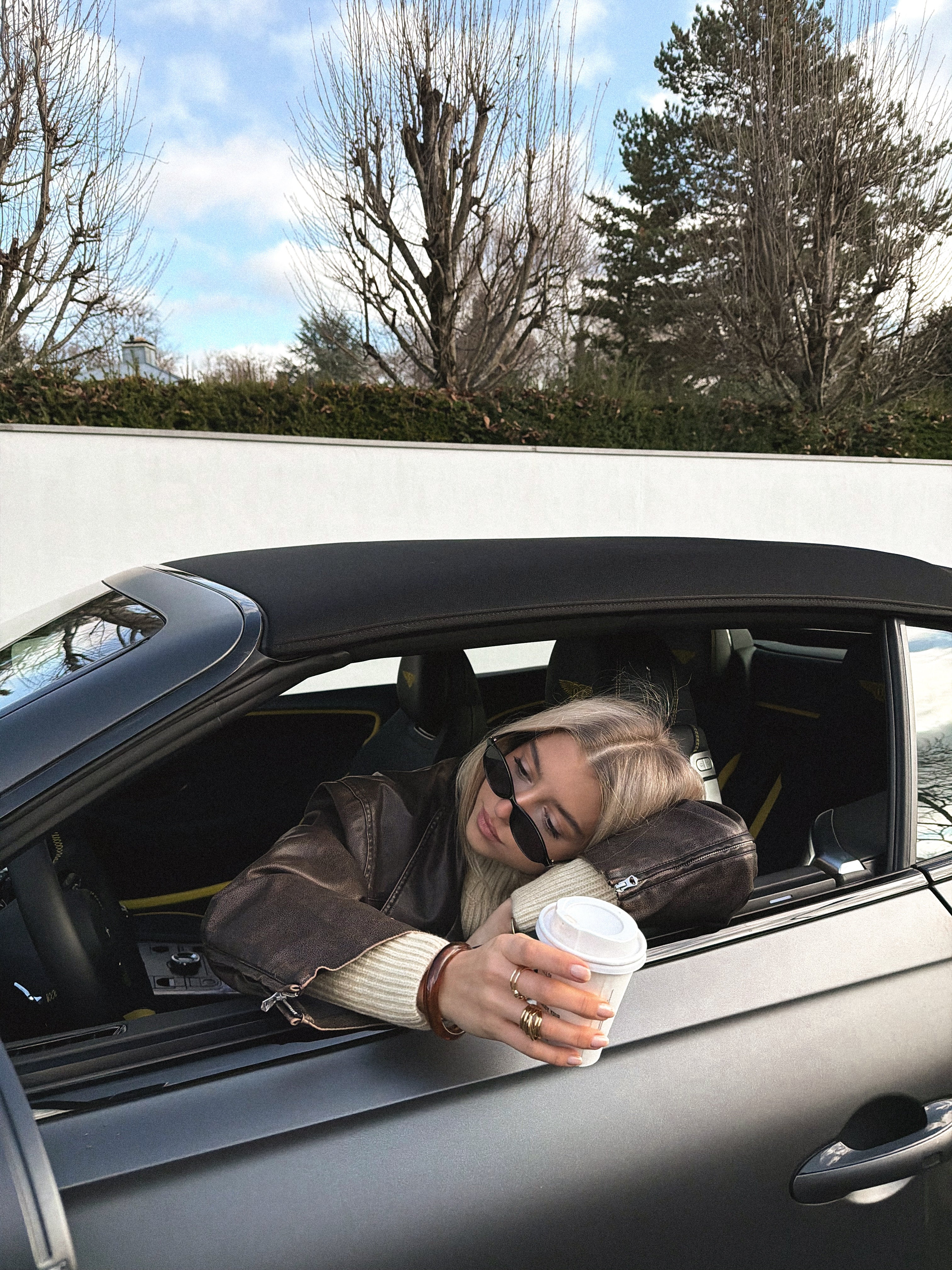 Solara - Oval Sunglasses Black