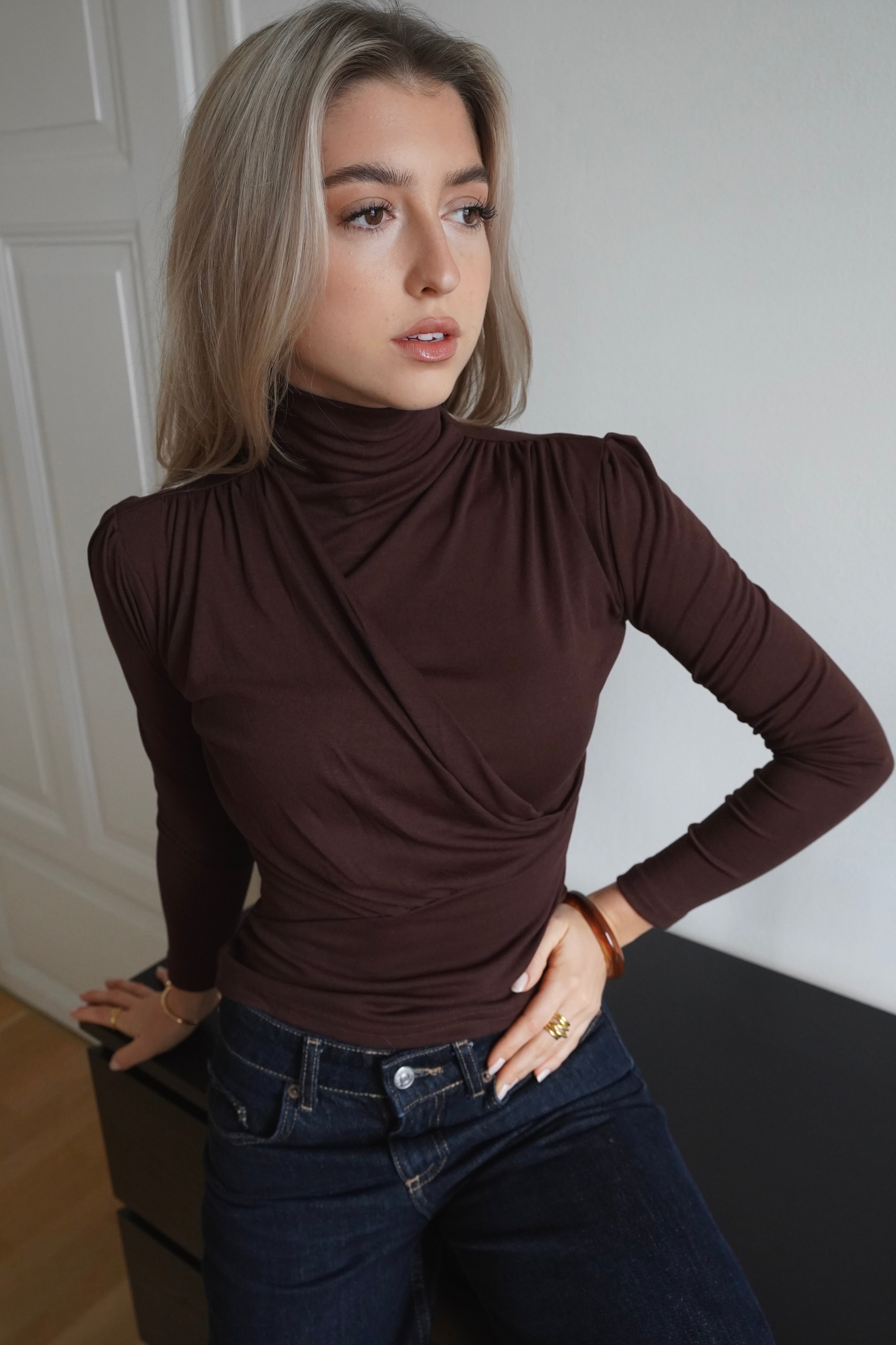 Shape Turtleneck