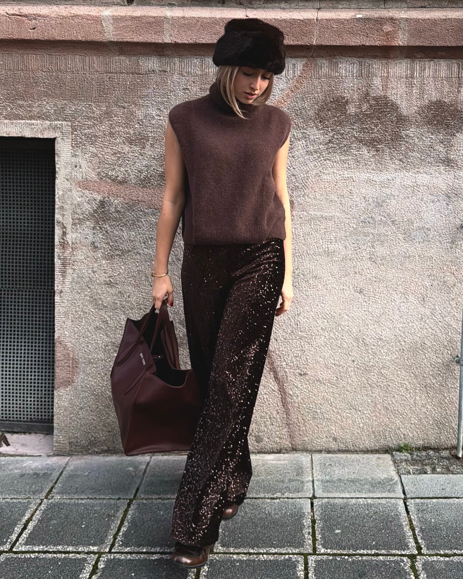 Choco Brown Sleeveless Rollneck Knit